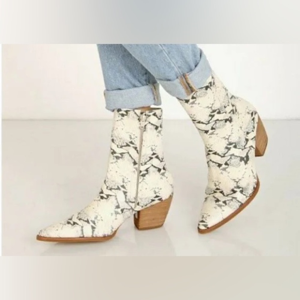 Matisse Cream and Black Patterned Ankle Boots